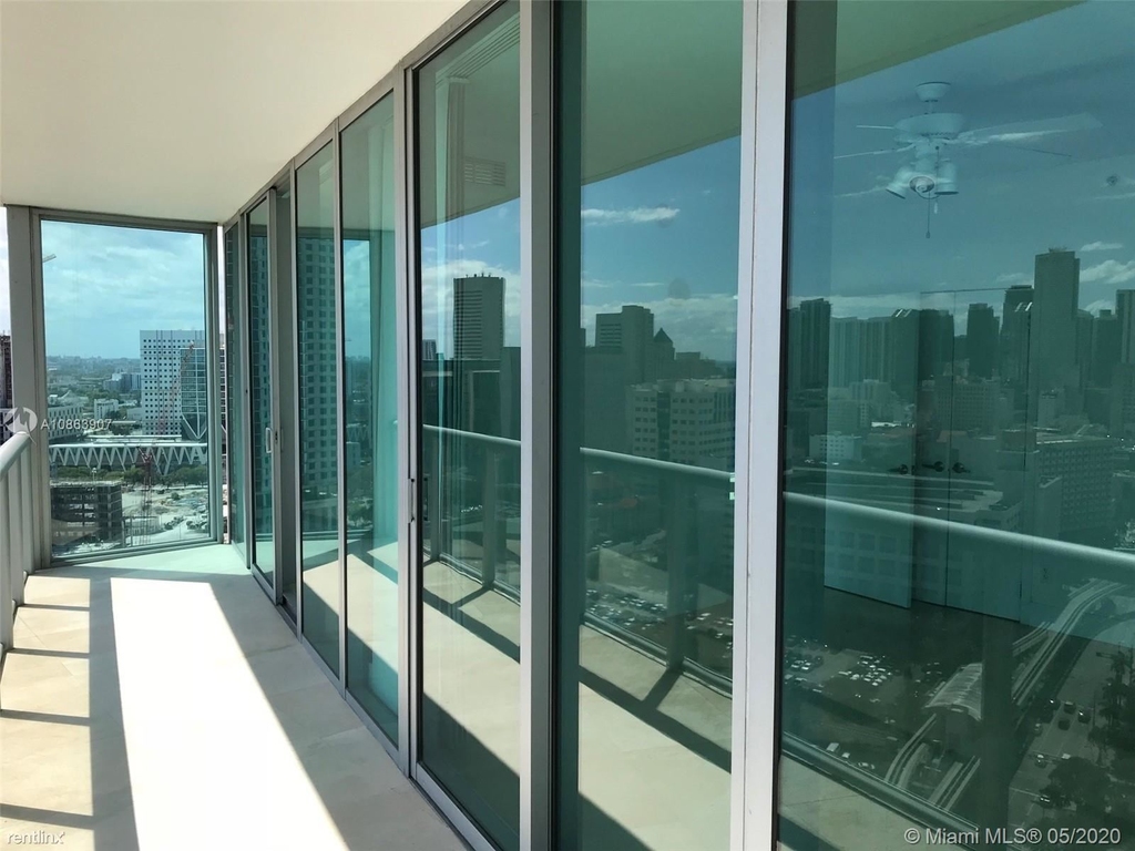 888 Biscayne Blvd Apt 2404 - Photo 14