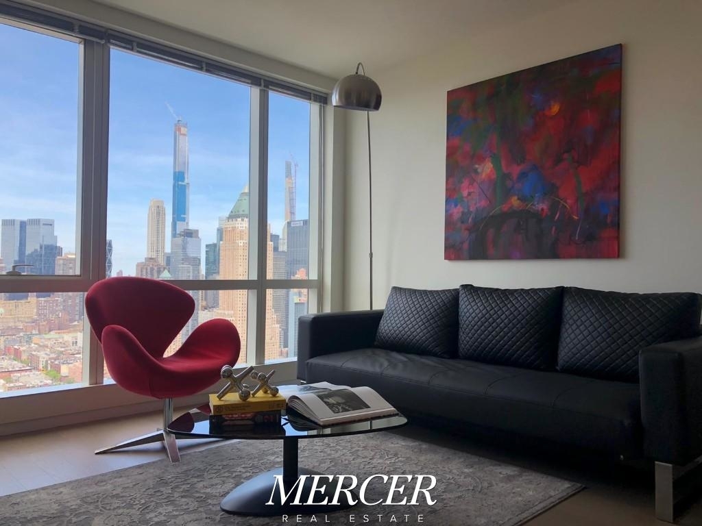 450 West 42nd Street - Photo 4