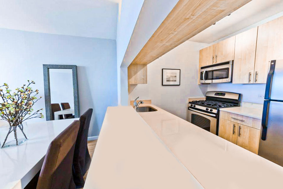 W 43rd St. - Elegant Studio  - Photo 2