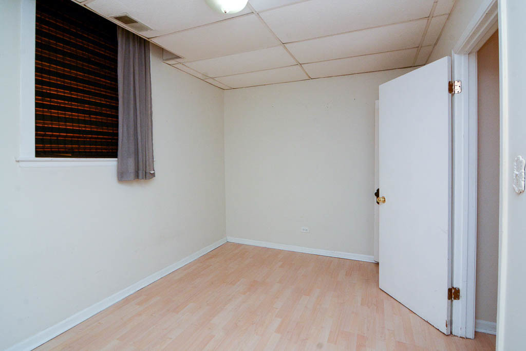 2535 Seminary - Photo 11