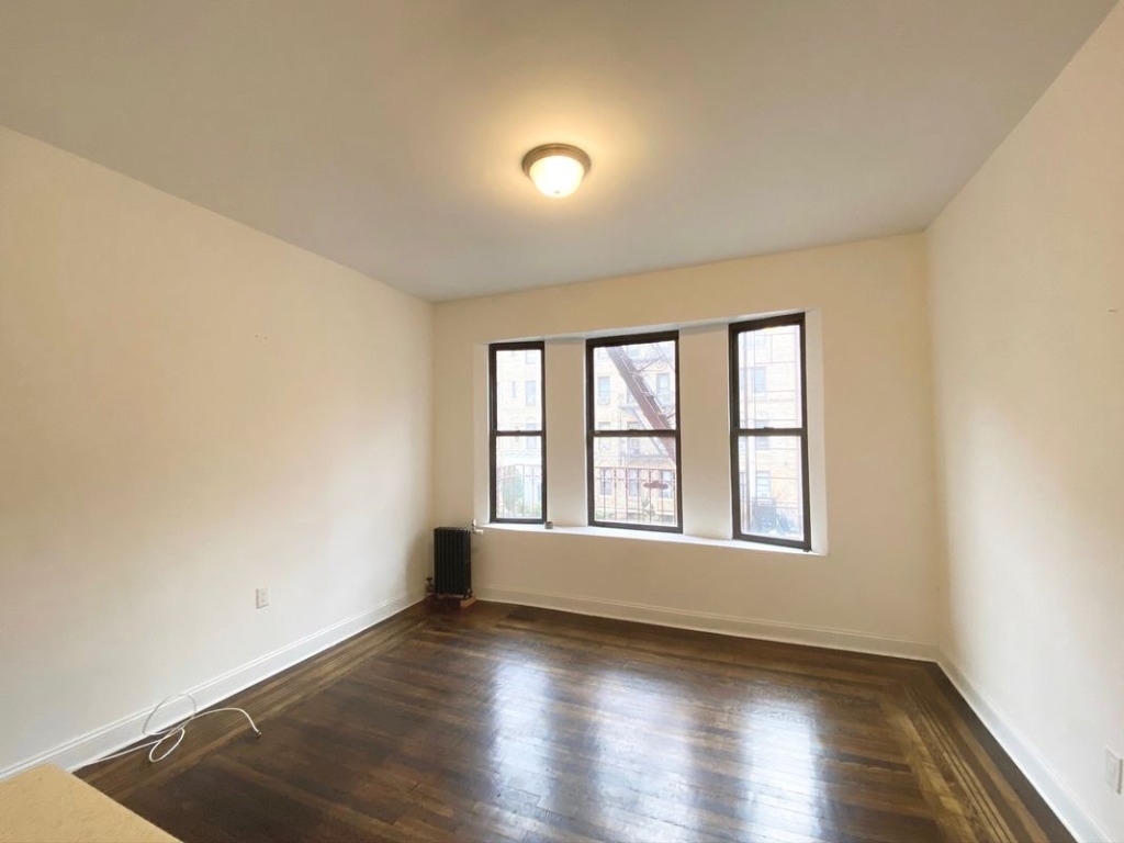 35 East 17th St - Photo 4