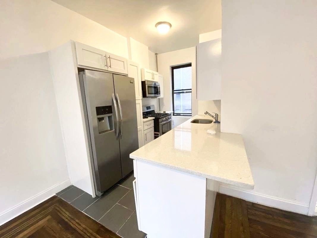 35 East 17th Street - Photo 2