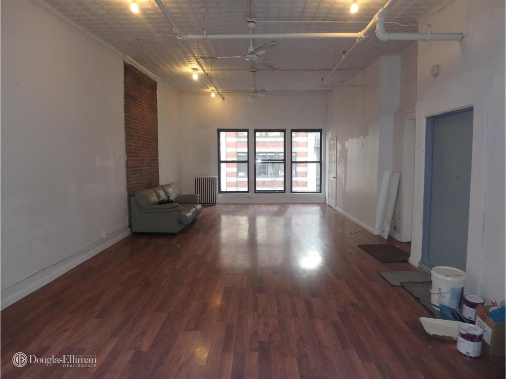 27 West 27th Street - Photo 1