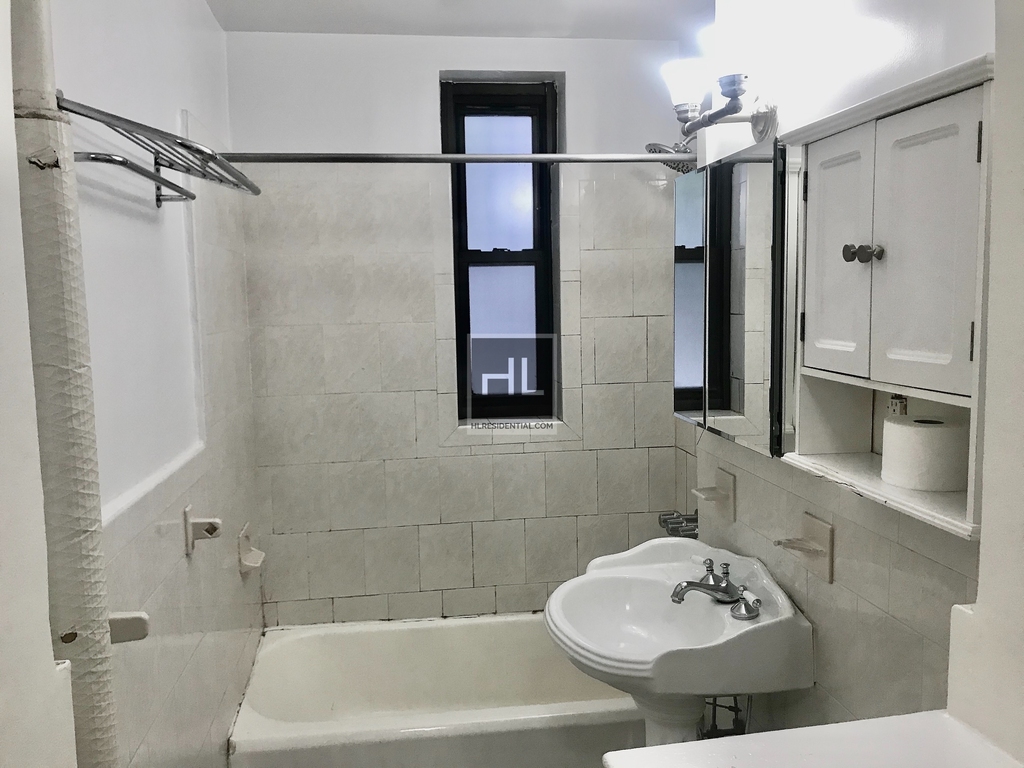 124 East 24th Street - Photo 8