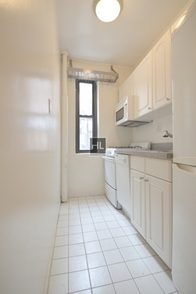 124 East 24th Street - Photo 7