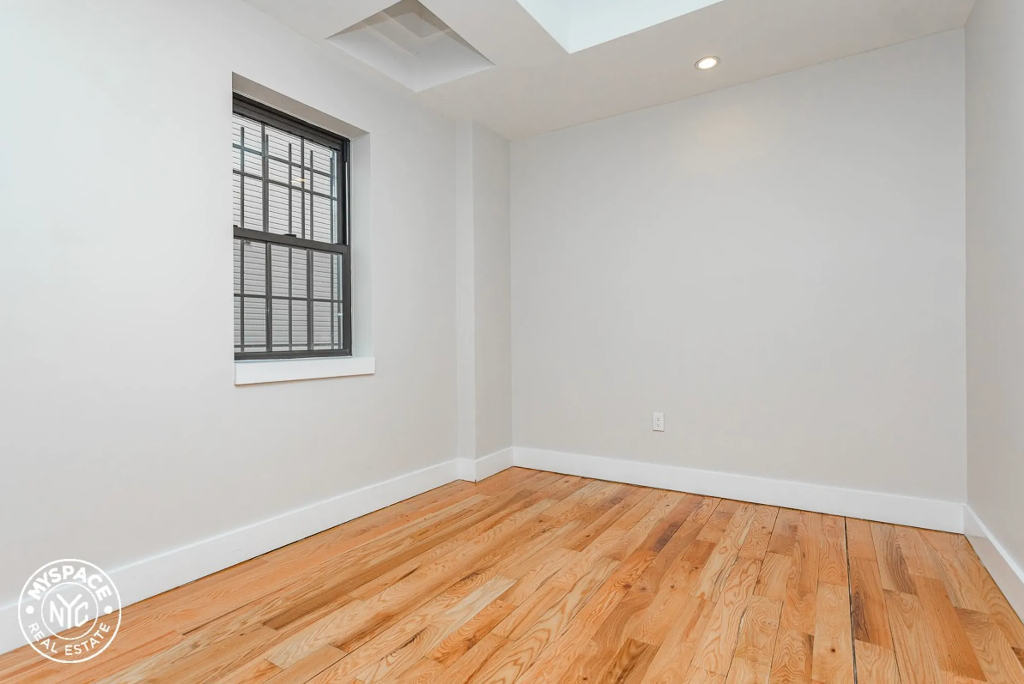 115 Roebling Street - Photo 4