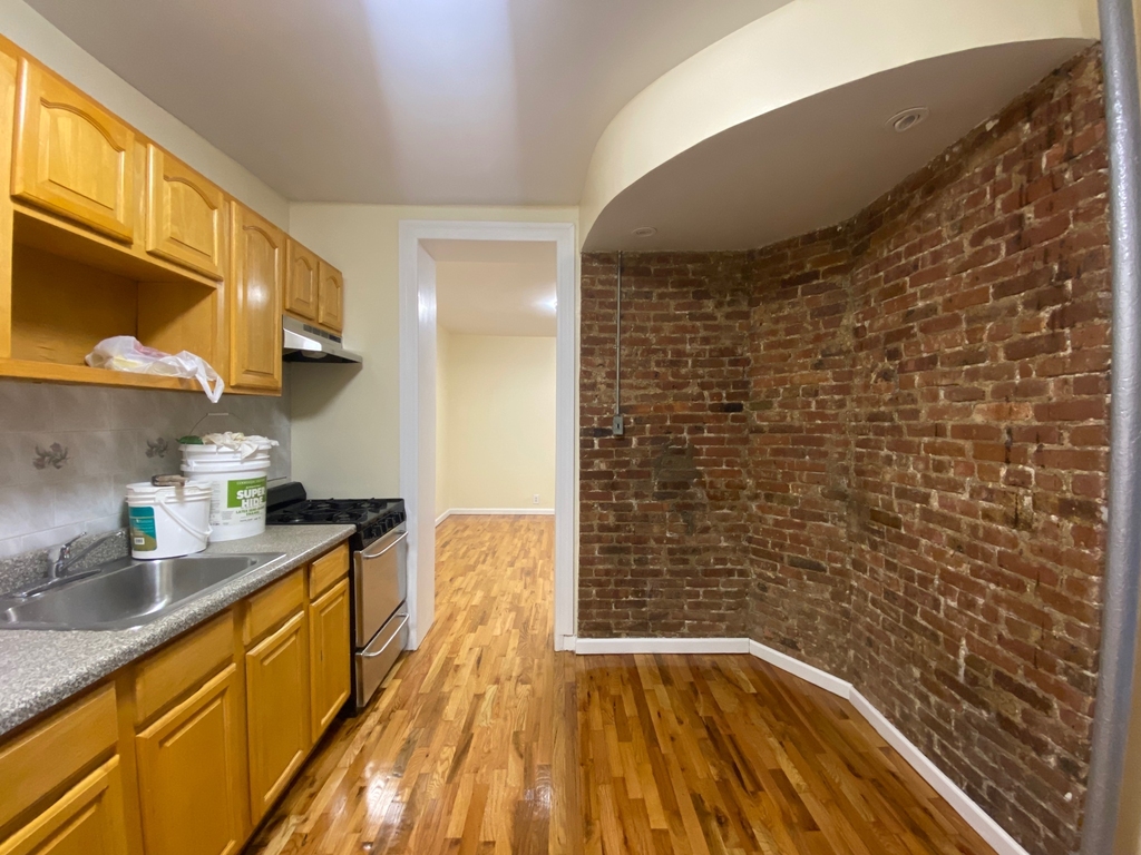 134 Boerum Street - Photo 3