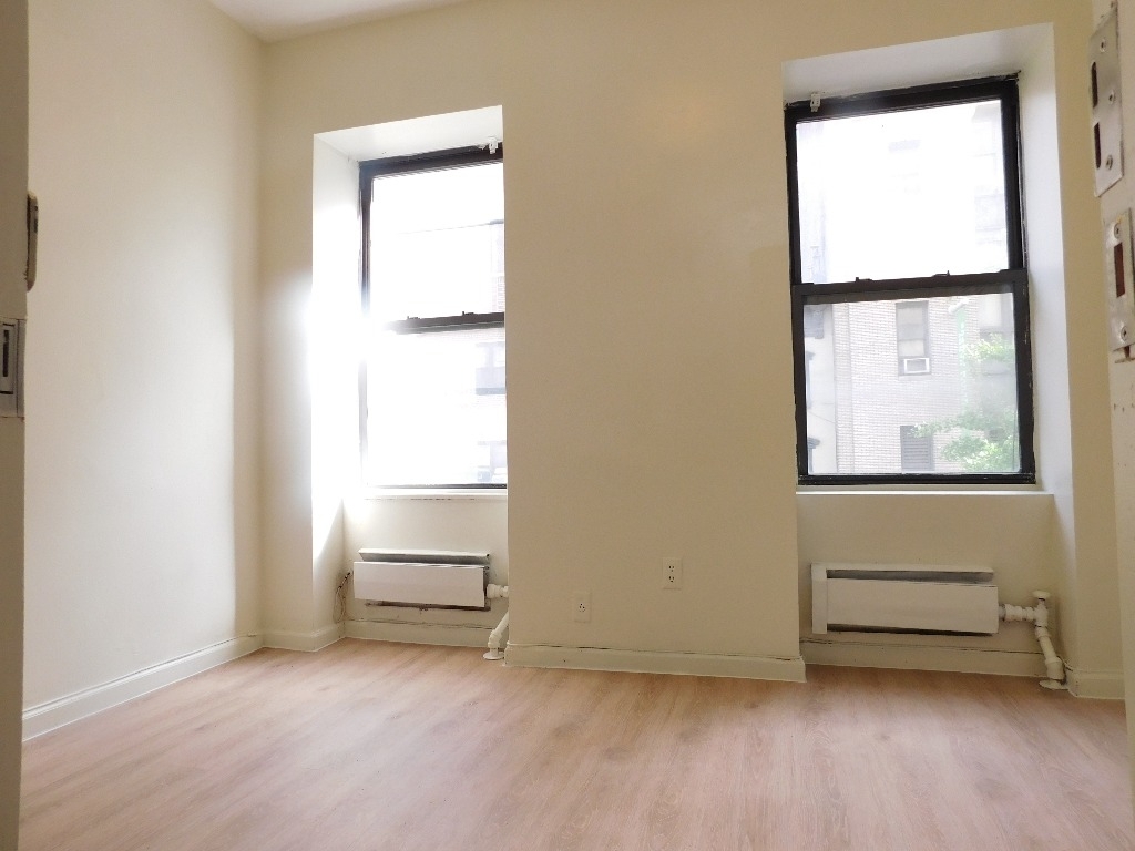 143 East 35th Street - Photo 5