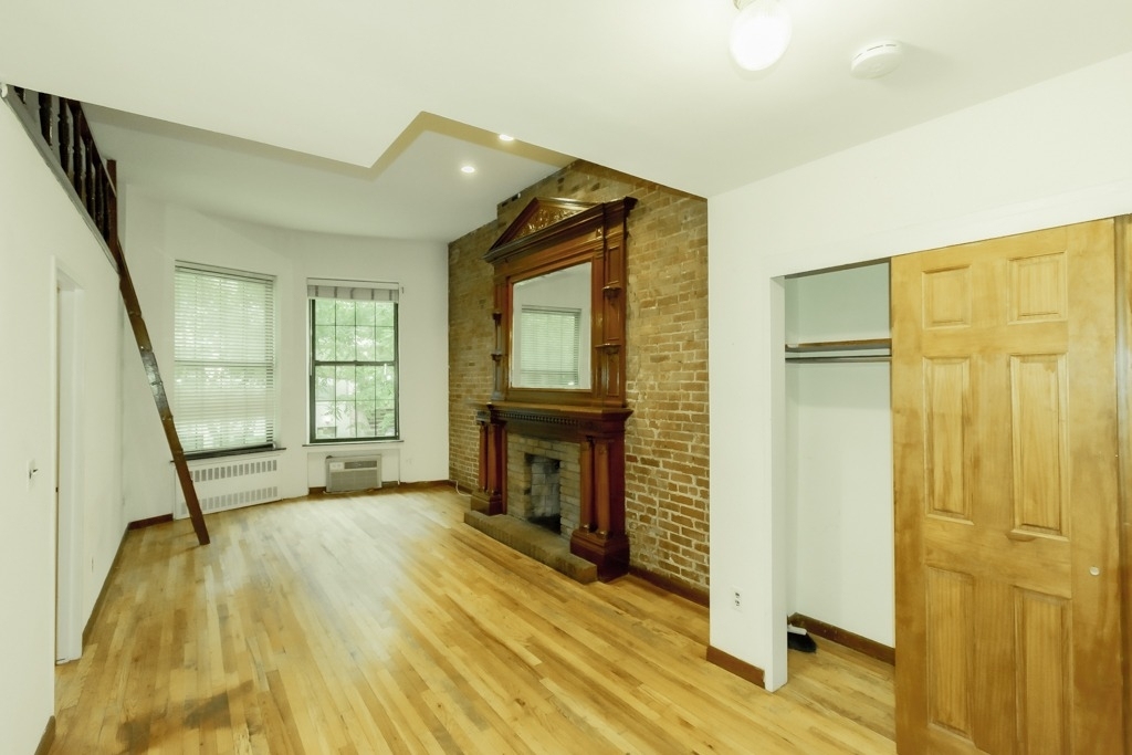 158 WEST 76TH STREET - Photo 0