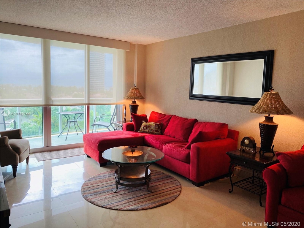 19380 Collins Ave - Photo 23