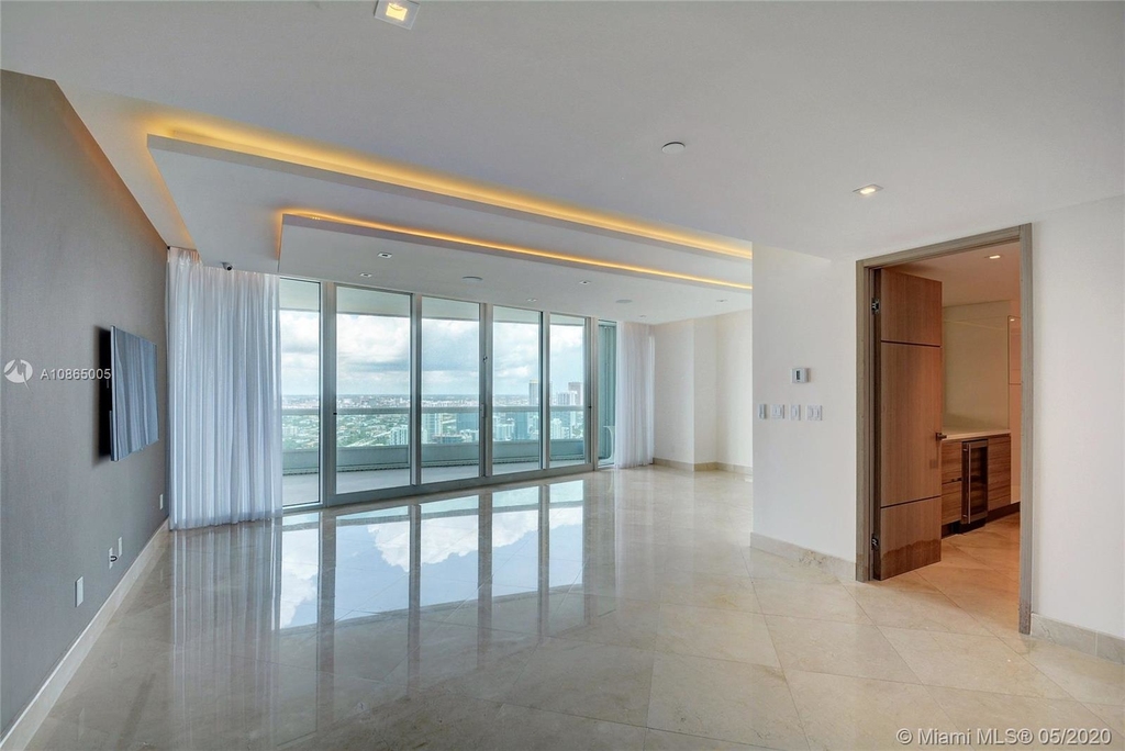 1643 Brickell Ave - Photo 8