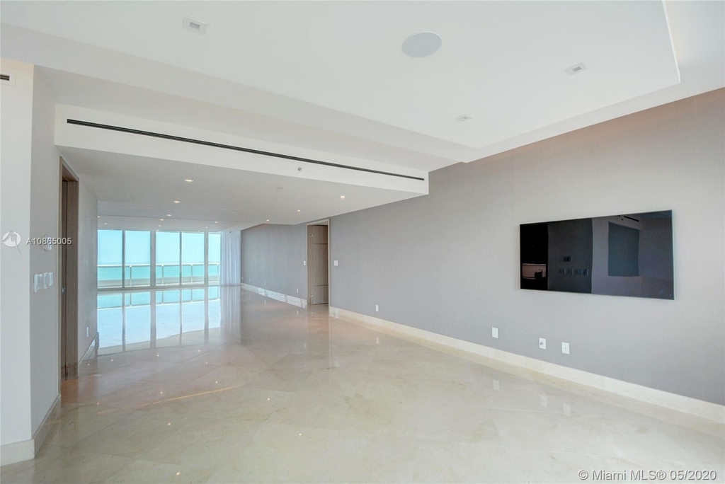 1643 Brickell Ave - Photo 14