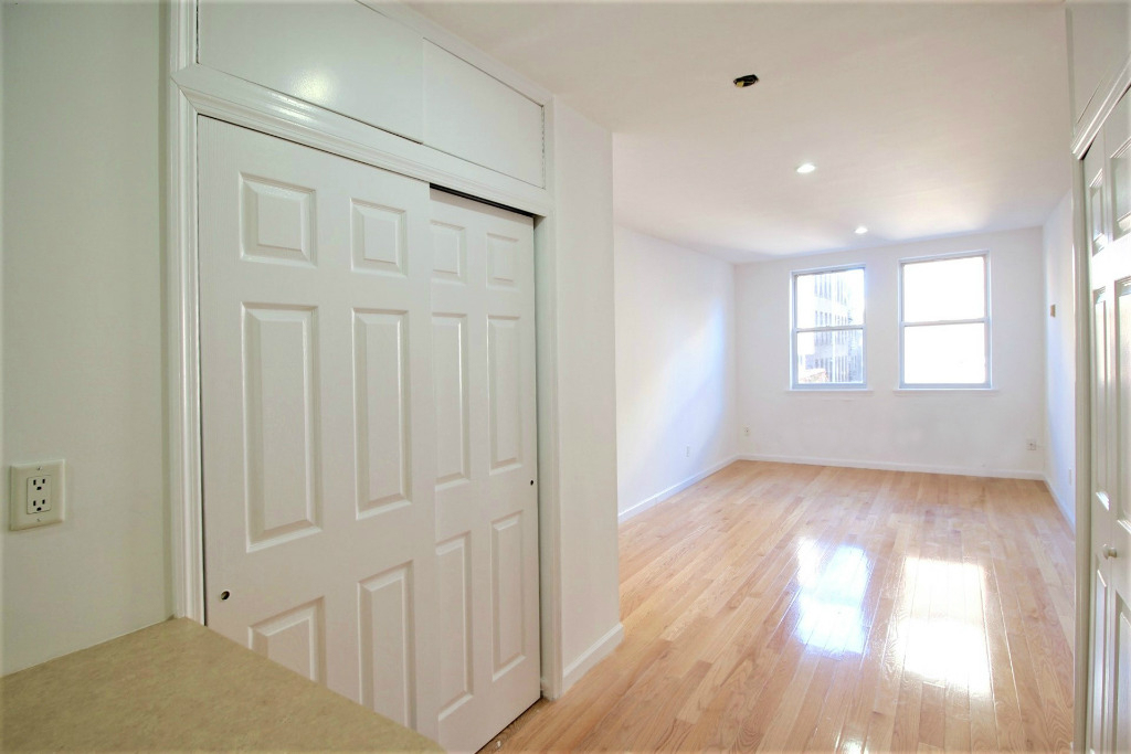 178 7th Avenue - Photo 2