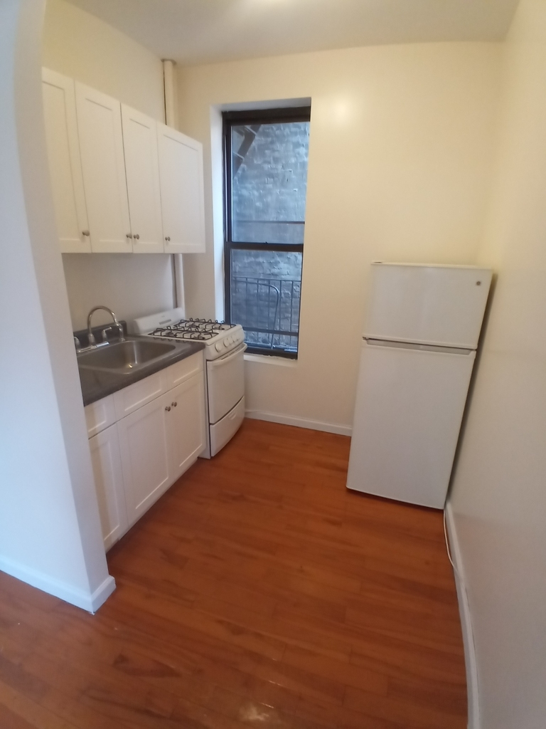 402 west 51 street - Photo 2