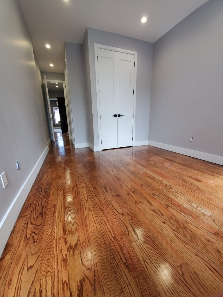 1071 Nostrand Ave - Photo 1