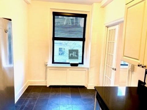 213 Madison Avenue - Photo 3