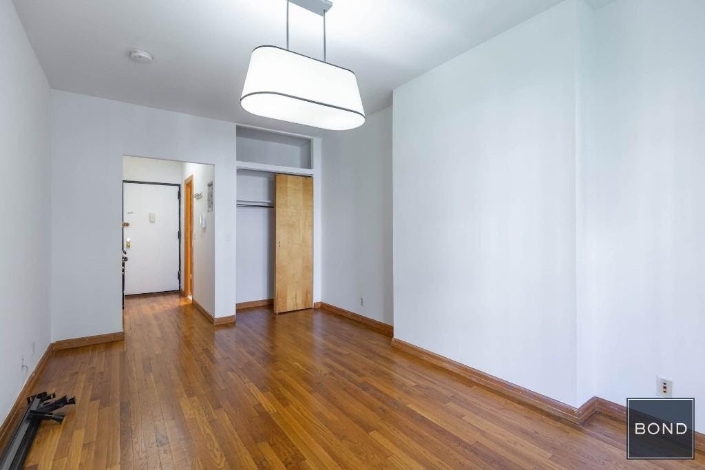 455 West 46th Street - Photo 1