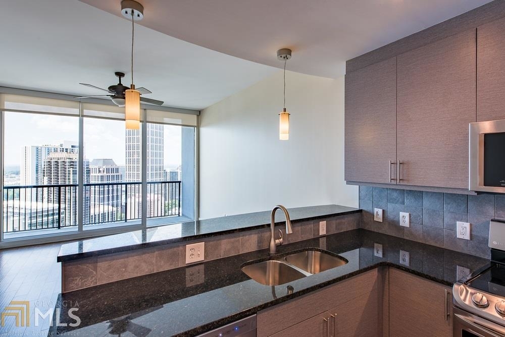 1080 Peachtree St # 1116 - Photo 4