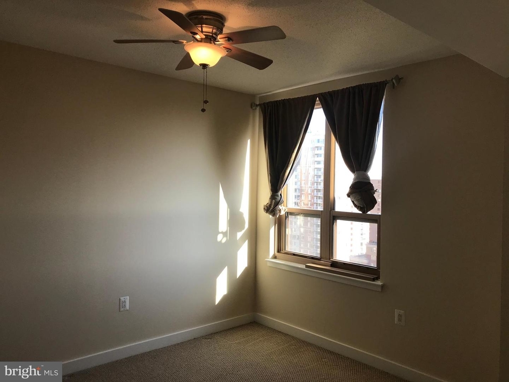 888 N Quincy St #1706 - Photo 35