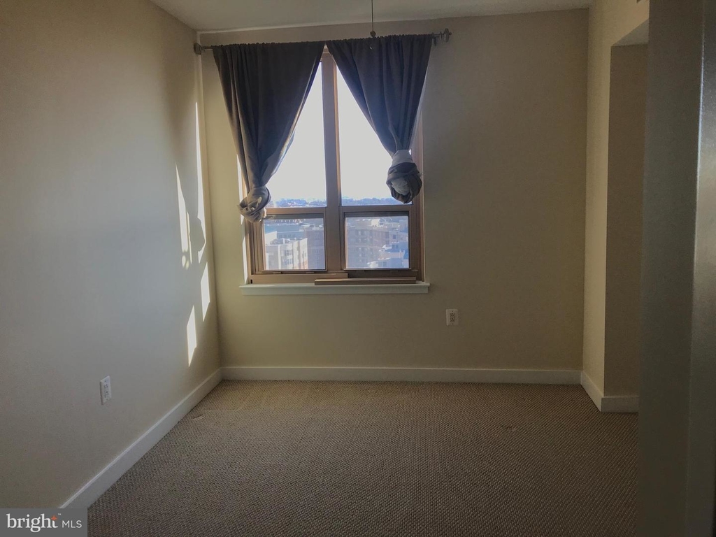 888 N Quincy St #1706 - Photo 31