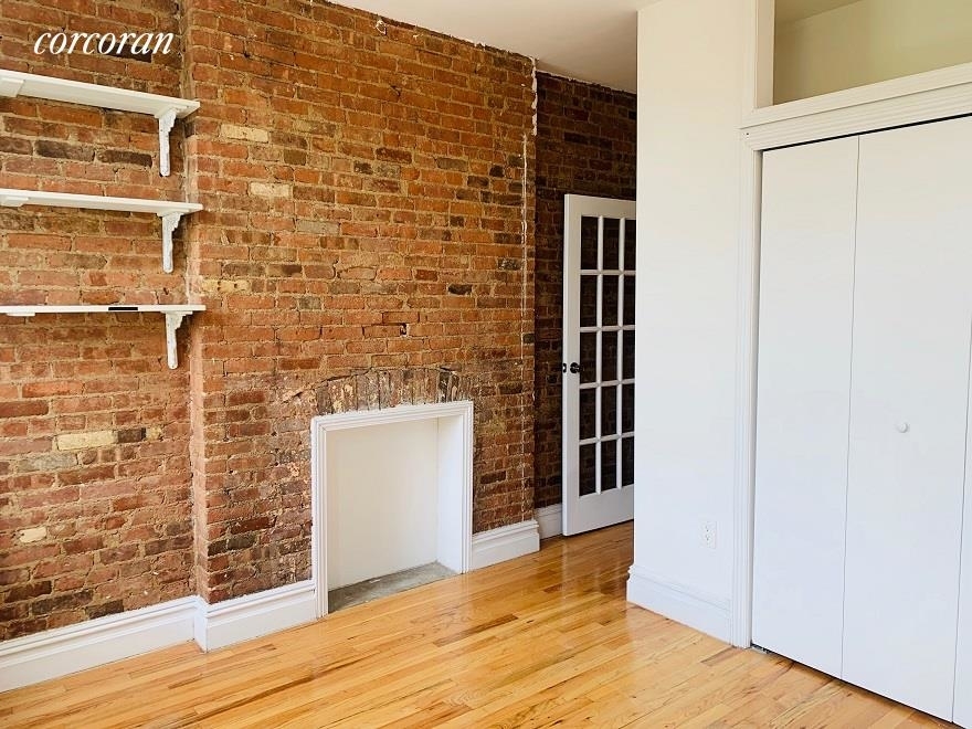 637 East 6th Street - Photo 6