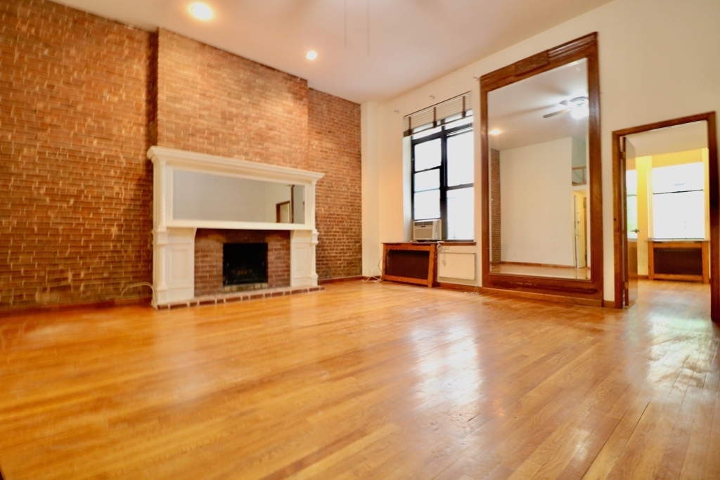 36 West 73rd Street - Photo 2