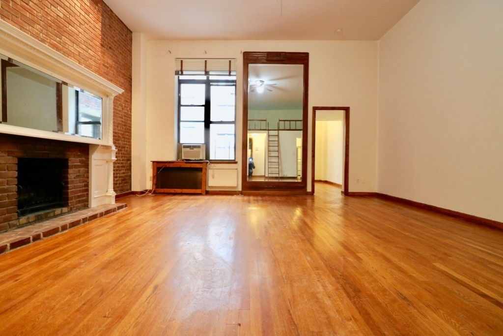 36 West 73rd Street - Photo 1