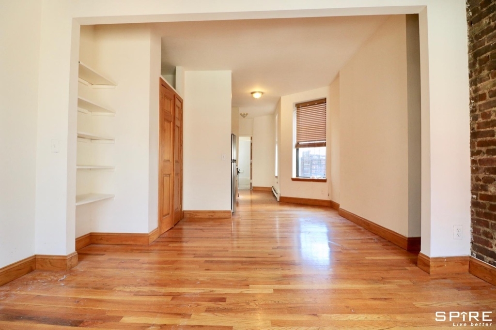 814 Tenth Avenue  - Photo 7