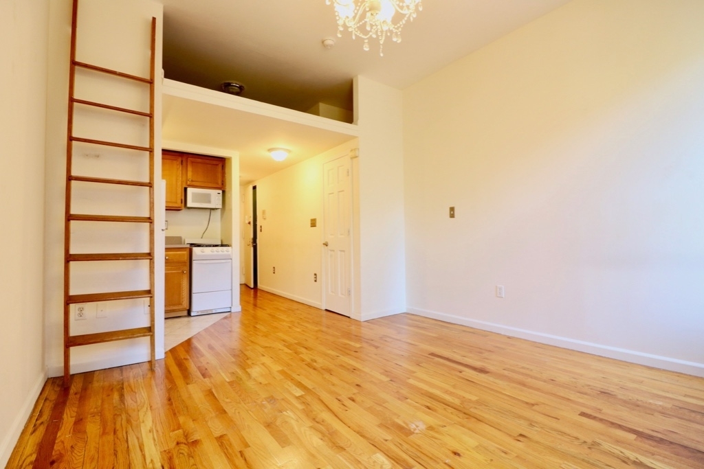 491 Columbus Avenue - Photo 3