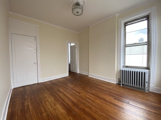 1 Bed / Flex 2 at Onderdonk Ave and Menahan St - Photo 1