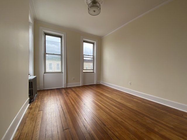 1 Bed / Flex 2 at Onderdonk Ave and Menahan St - Photo 0