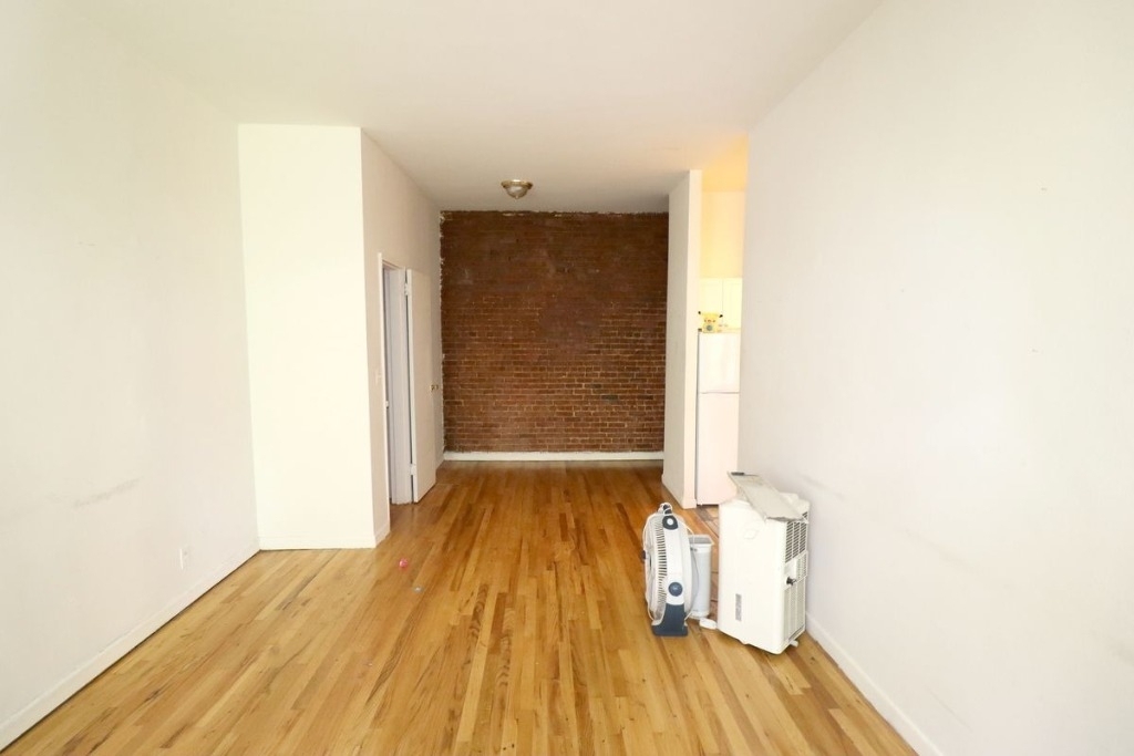 1670 York Avenue, New York - Photo 1