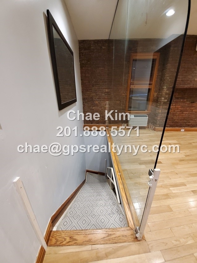 536 East 6th Street - Photo 5