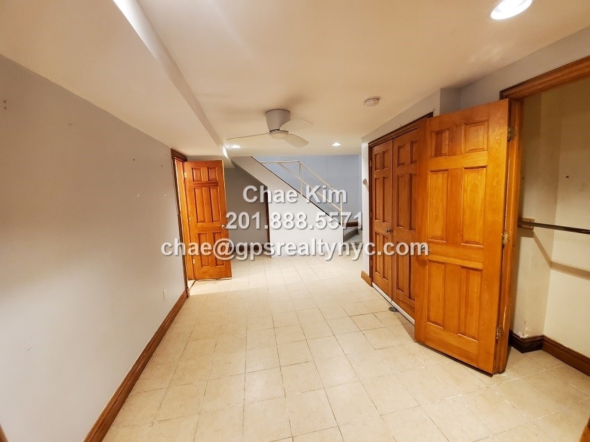 536 East 6th Street - Photo 7