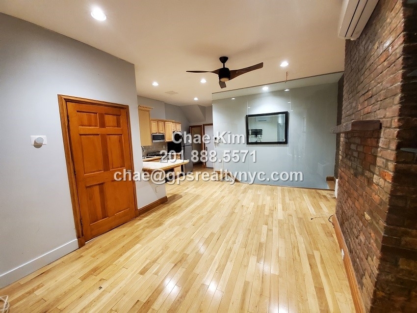 536 East 6th Street - Photo 1