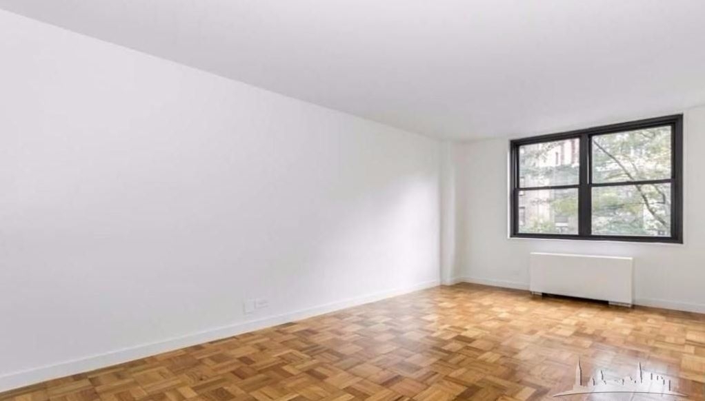 333 east 49th street No FEE - Photo 1