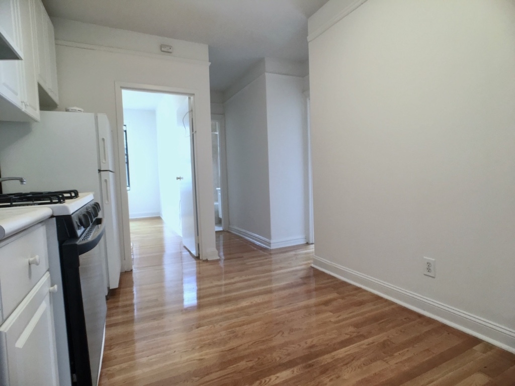 282 Cabrini Boulevard - Photo 3