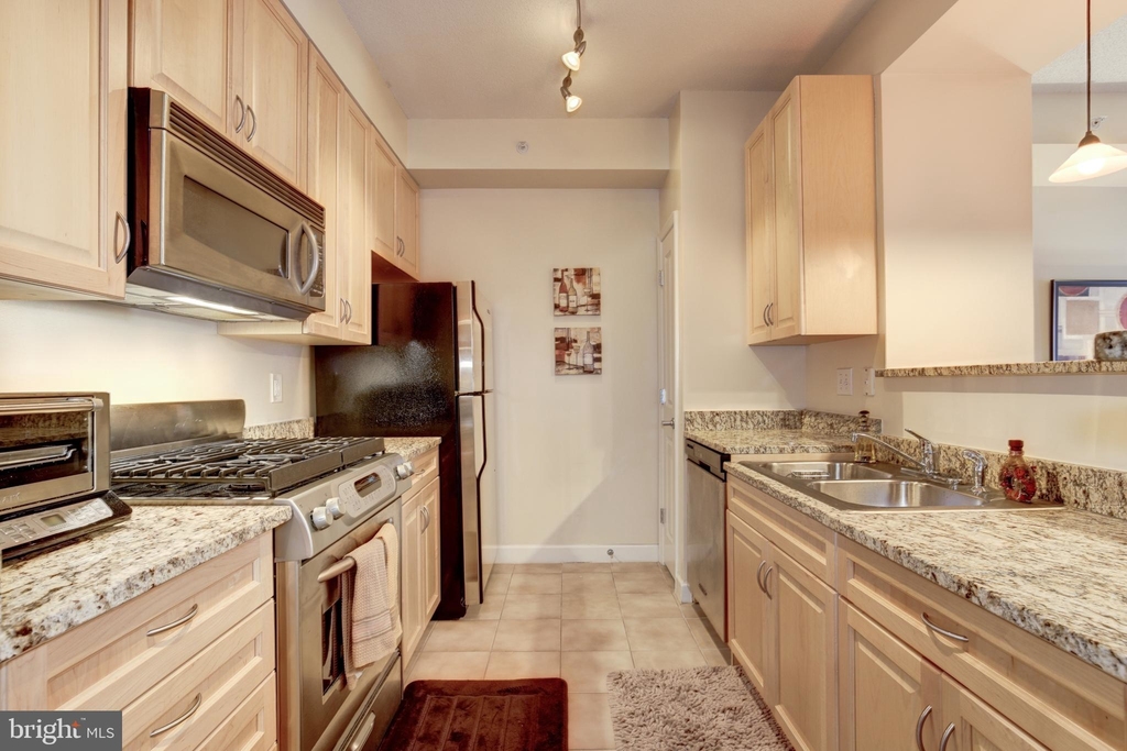 1111 25th Street Nw - Photo 3