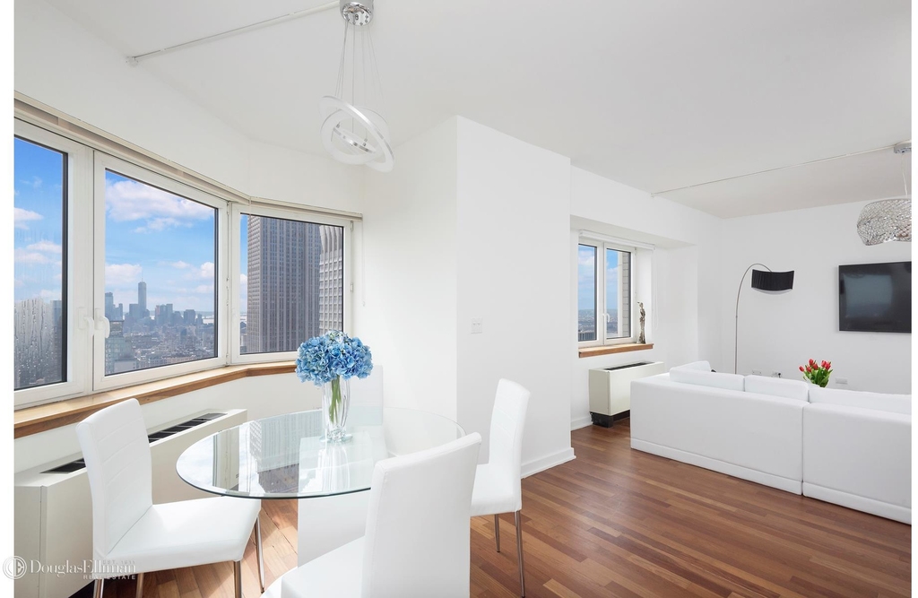 425 Fifth Avenue - Photo 2