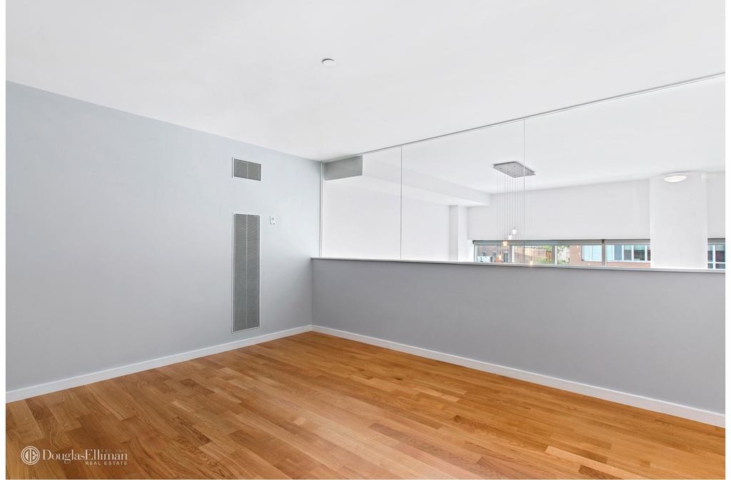 310 East 53rd St - Photo 1