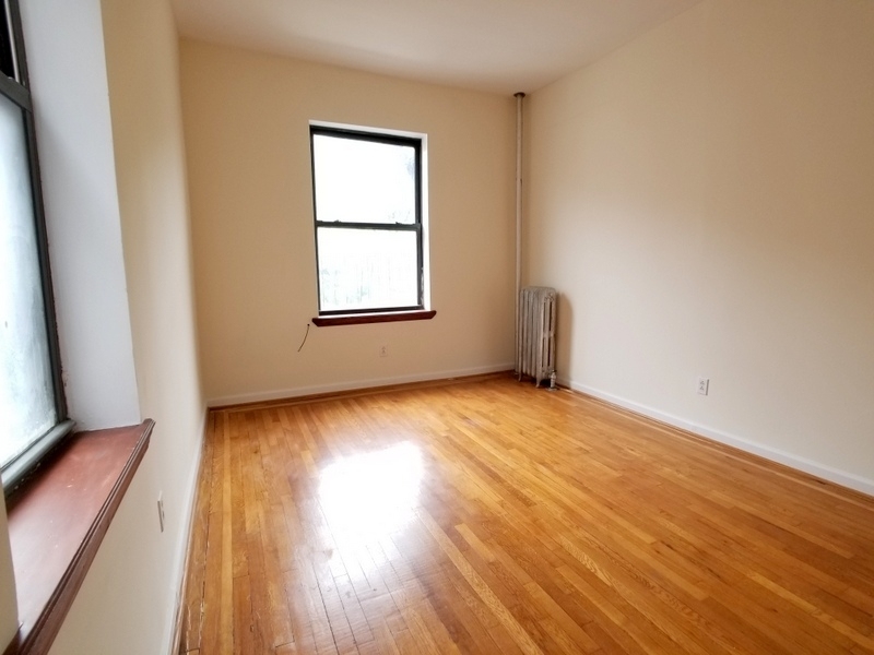 4500 Broadway - Photo 8