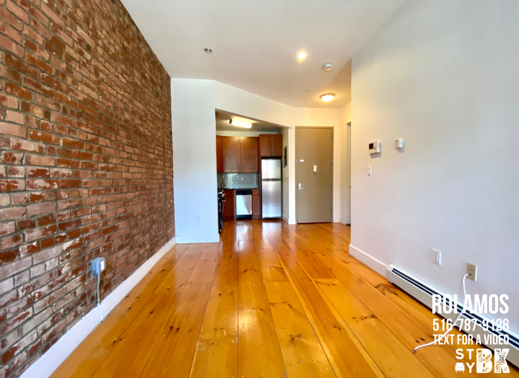 1082 Fulton Street  - Photo 4