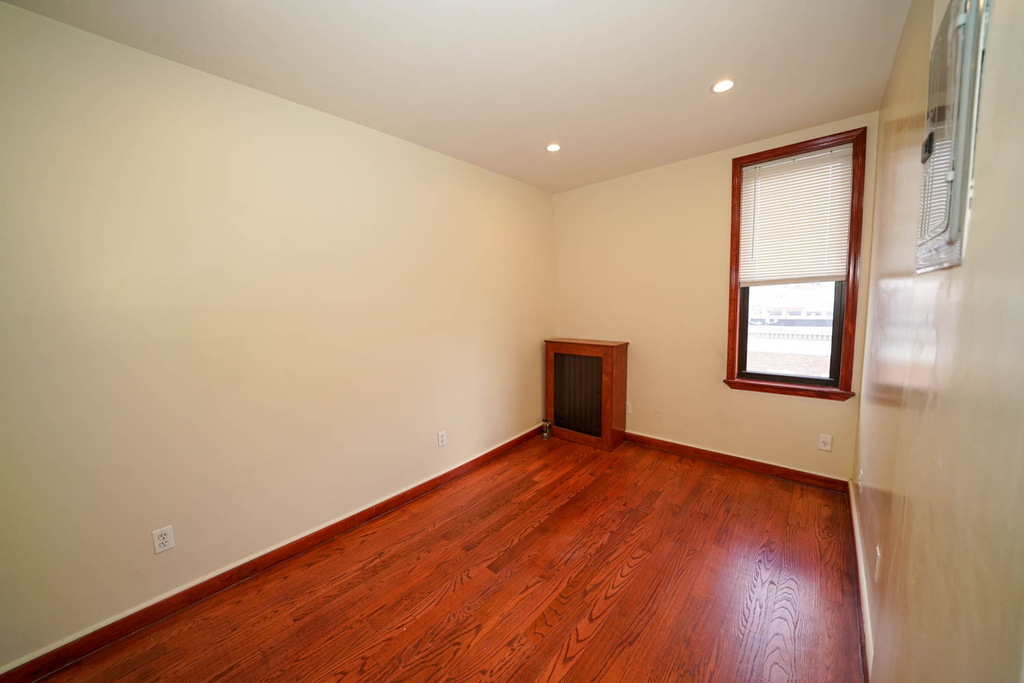 31-6 38th Street - Photo 2