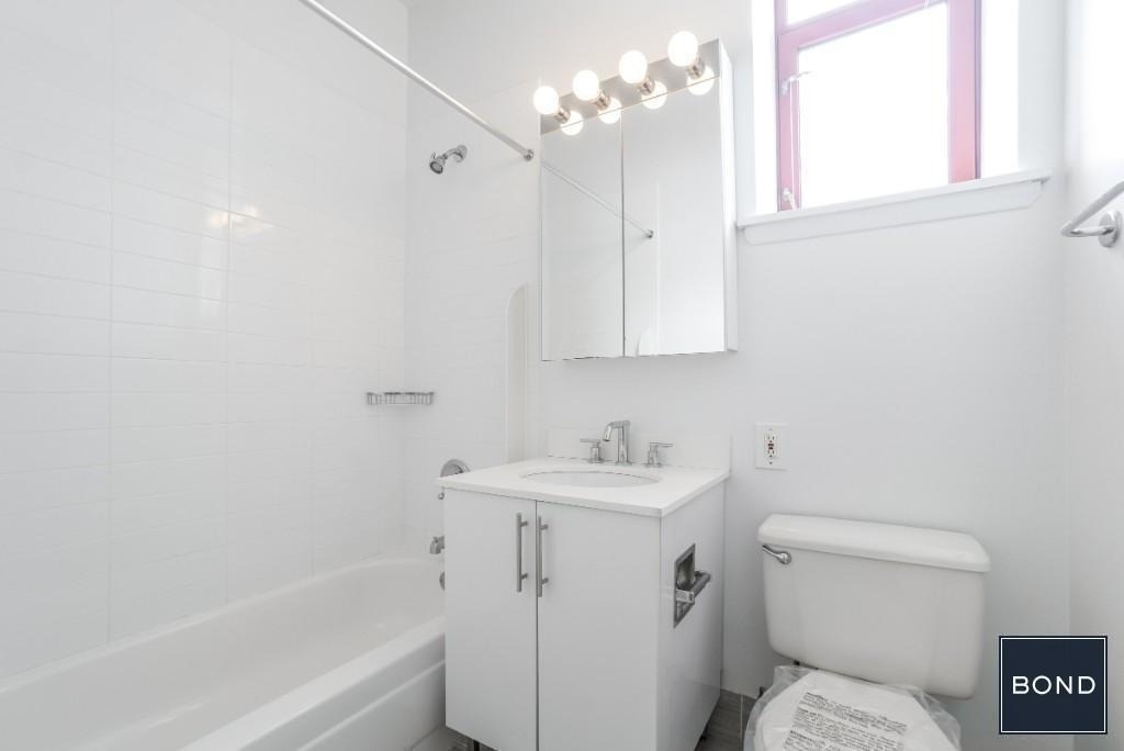 444 West 35th Street - Photo 5