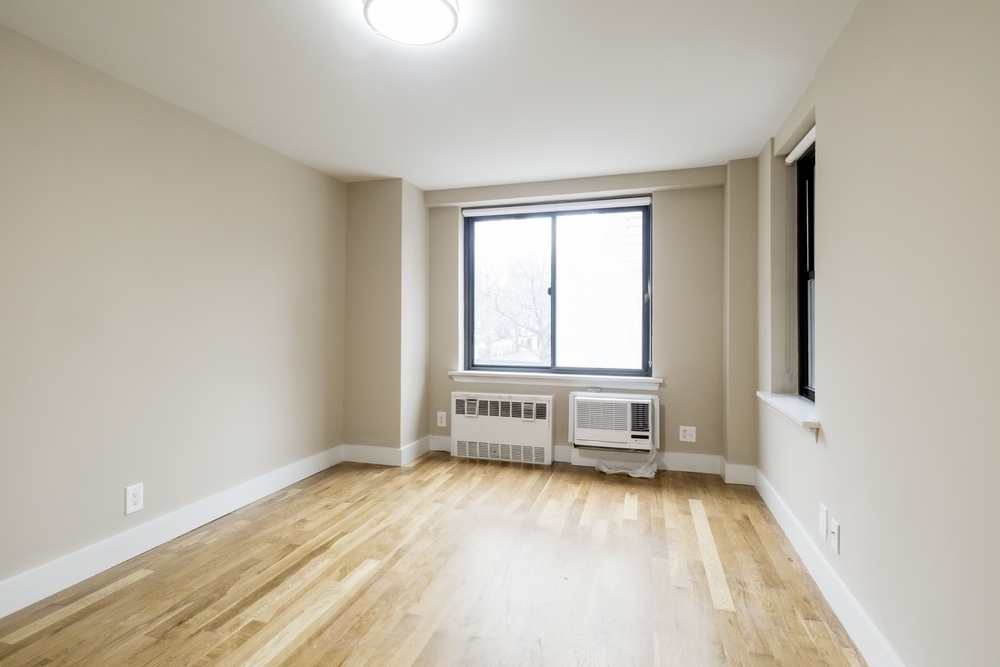 West 97th and Columbus avenue! - Photo 4
