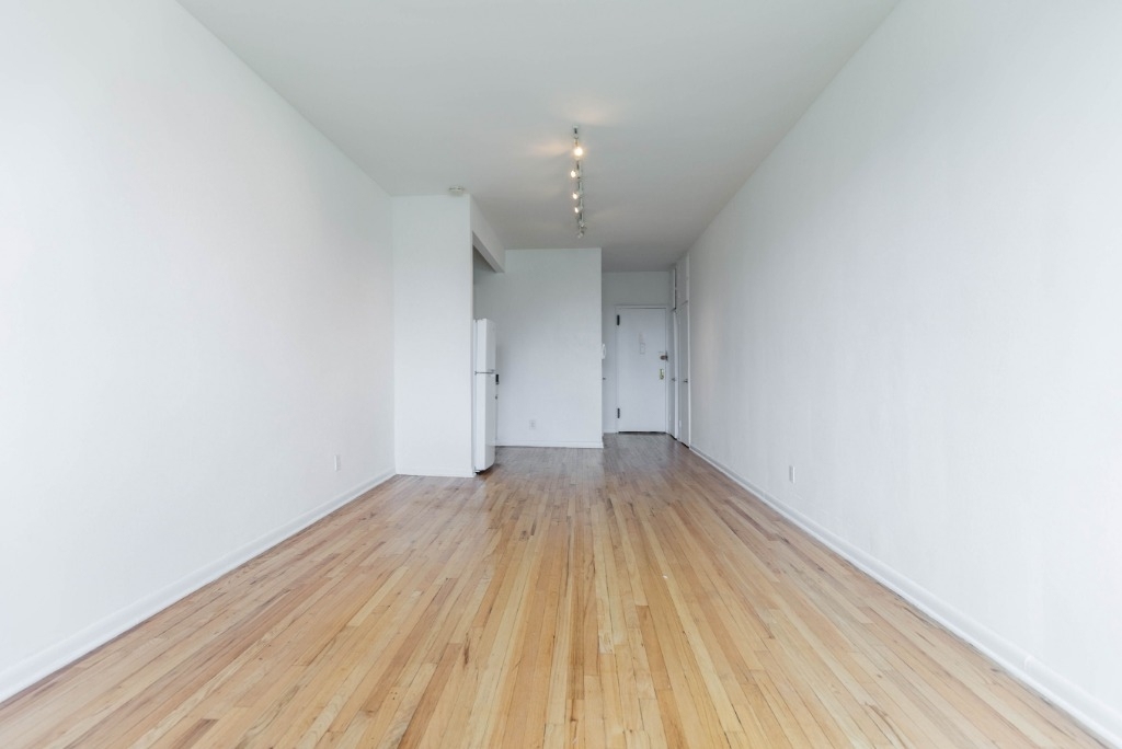 55 Perry St., apartment 6F - Photo 1