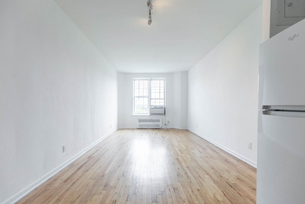 55 Perry St., apartment 6F - Photo 0