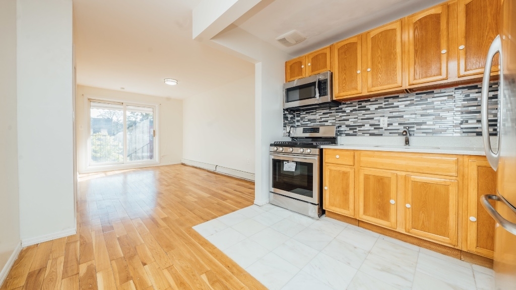 513 Van Buren St - Unit: 3 - Photo 0