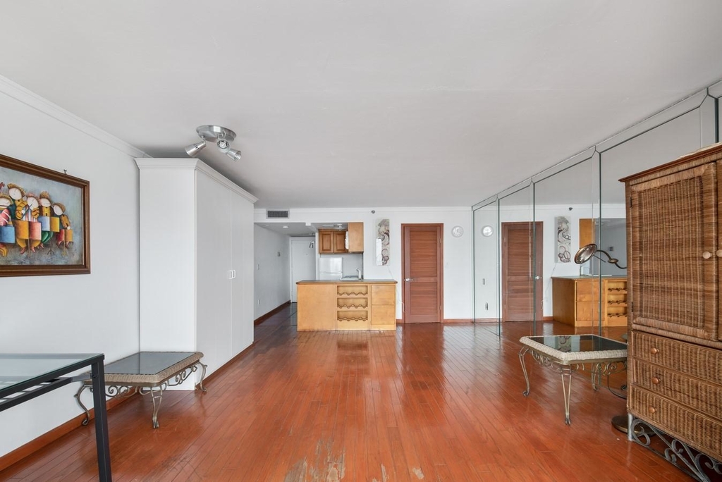 555 Ne 15th Street - Photo 6