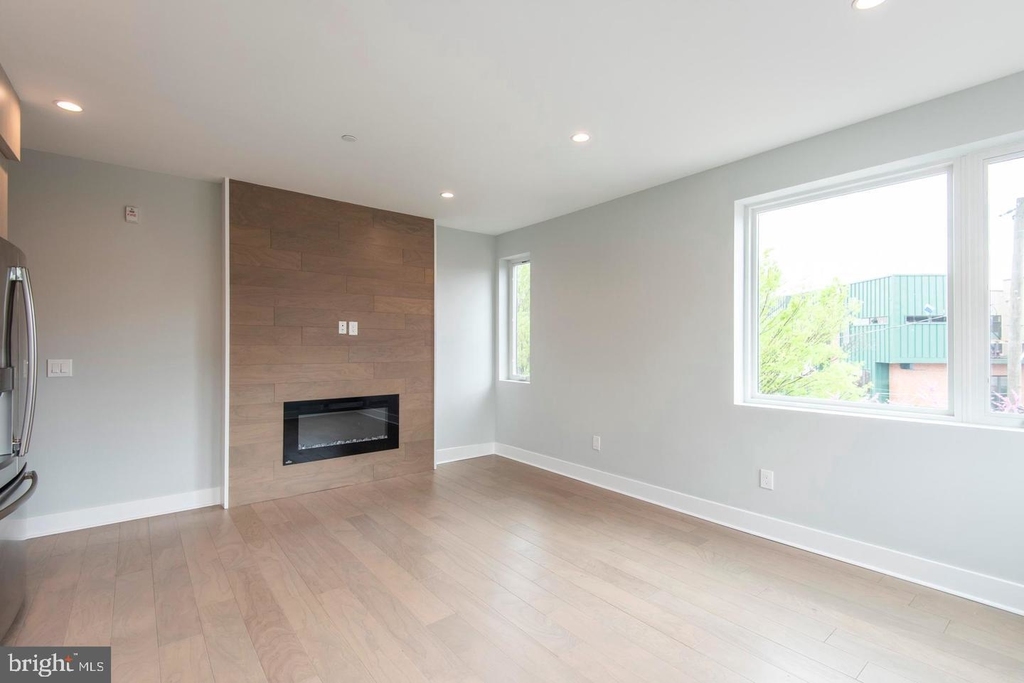 1405 Frankford Avenue - Photo 9